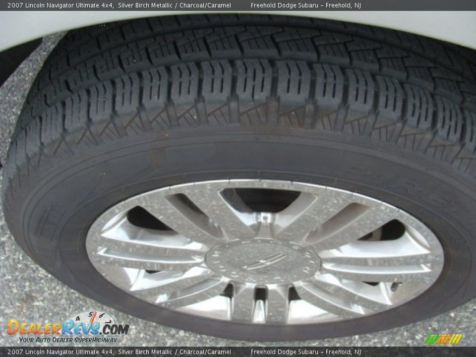 2007 Lincoln Navigator Ultimate 4x4 Silver Birch Metallic / Charcoal/Caramel Photo #11