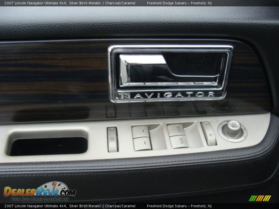 2007 Lincoln Navigator Ultimate 4x4 Silver Birch Metallic / Charcoal/Caramel Photo #14