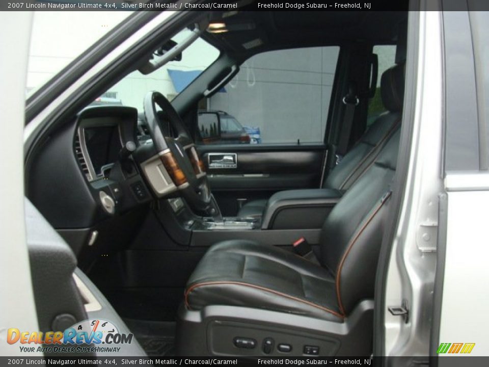 2007 Lincoln Navigator Ultimate 4x4 Silver Birch Metallic / Charcoal/Caramel Photo #15