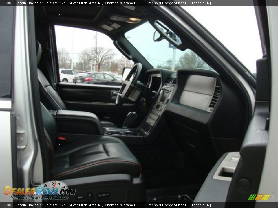 2007 Lincoln Navigator Ultimate 4x4 Silver Birch Metallic / Charcoal/Caramel Photo #16