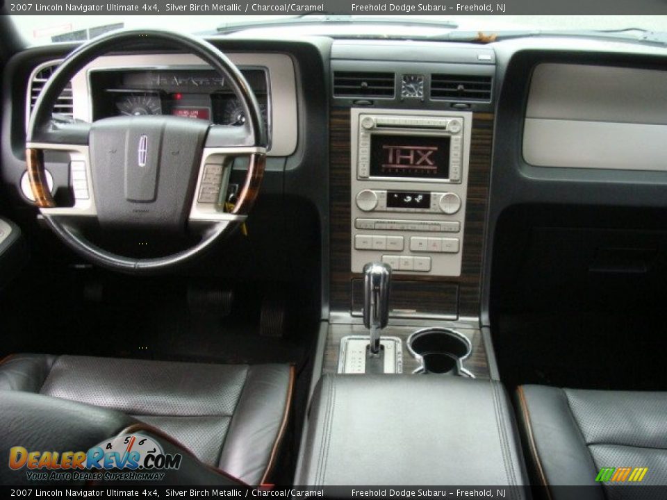 2007 Lincoln Navigator Ultimate 4x4 Silver Birch Metallic / Charcoal/Caramel Photo #18