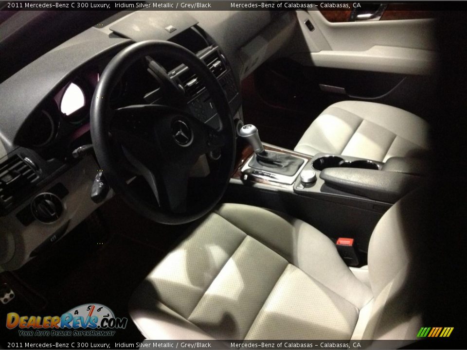 2011 Mercedes-Benz C 300 Luxury Iridium Silver Metallic / Grey/Black Photo #7