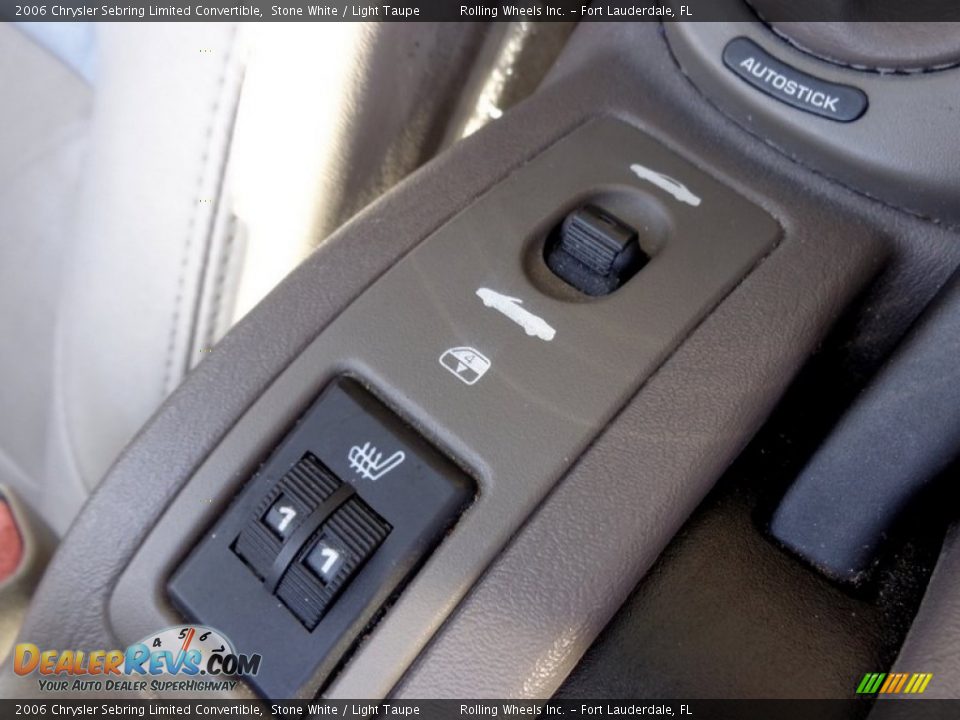 Controls of 2006 Chrysler Sebring Limited Convertible Photo #10