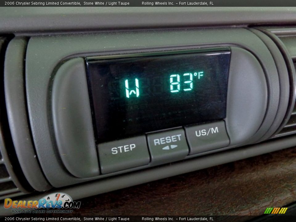Controls of 2006 Chrysler Sebring Limited Convertible Photo #31