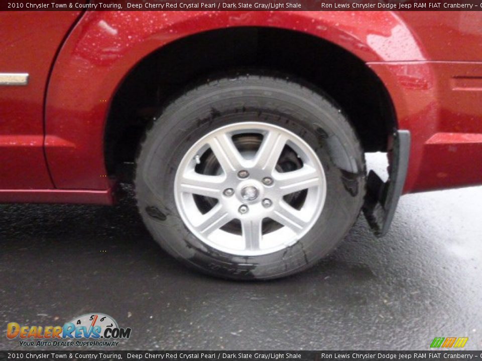 2010 Chrysler Town & Country Touring Deep Cherry Red Crystal Pearl / Dark Slate Gray/Light Shale Photo #9