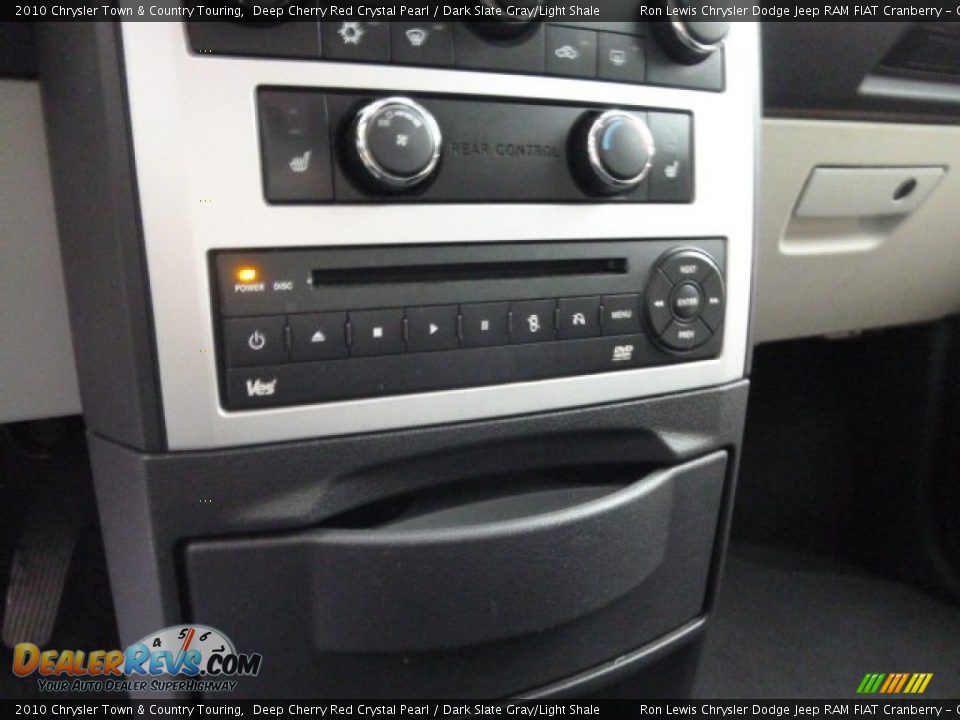 2010 Chrysler Town & Country Touring Deep Cherry Red Crystal Pearl / Dark Slate Gray/Light Shale Photo #17