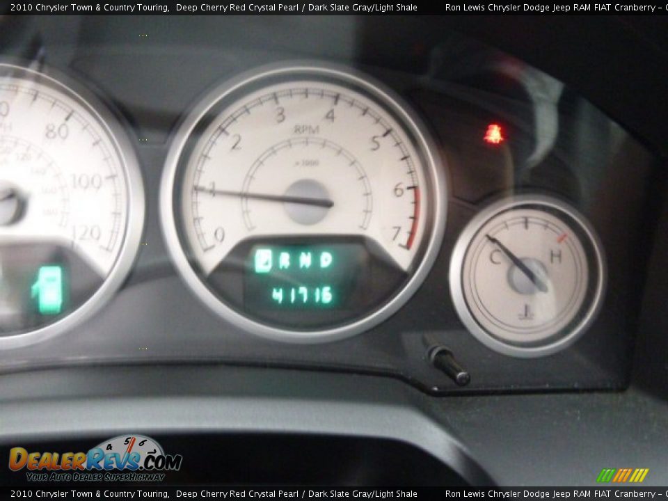 2010 Chrysler Town & Country Touring Deep Cherry Red Crystal Pearl / Dark Slate Gray/Light Shale Photo #19