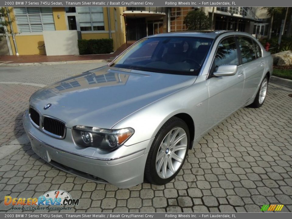 Front 3/4 View of 2003 BMW 7 Series 745Li Sedan Photo #1