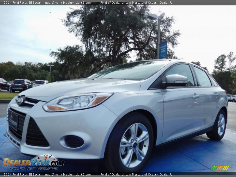 2014 Ford Focus SE Sedan Ingot Silver / Medium Light Stone Photo #1