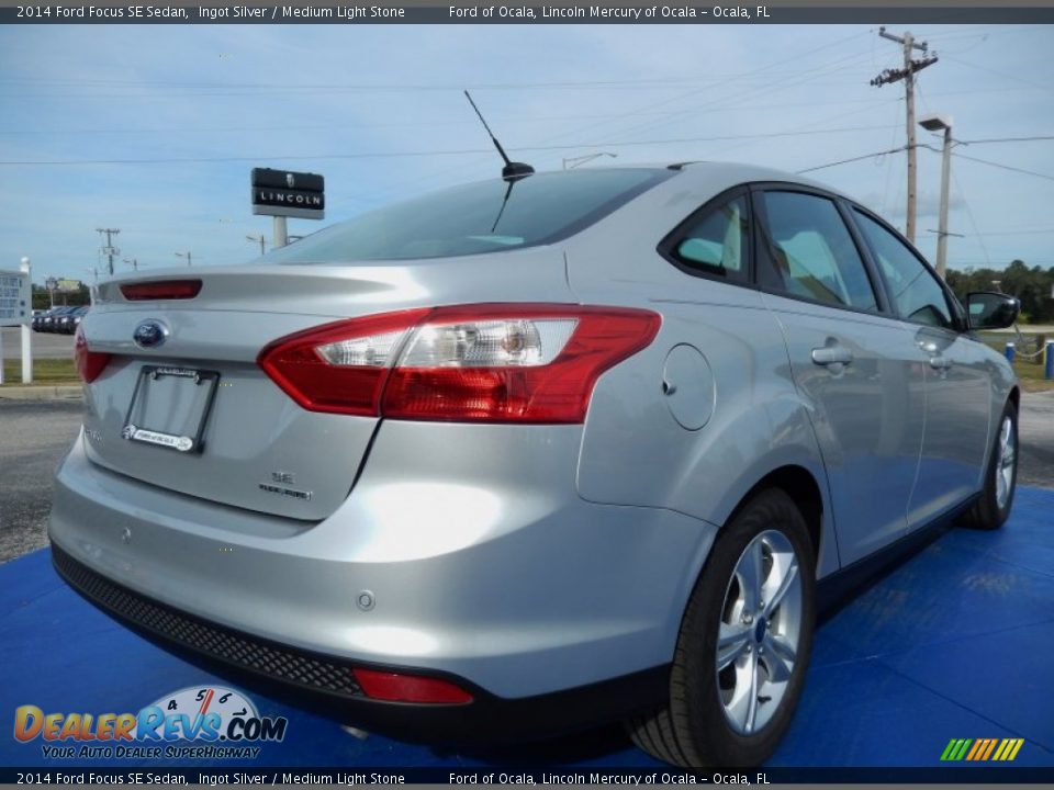 2014 Ford Focus SE Sedan Ingot Silver / Medium Light Stone Photo #3