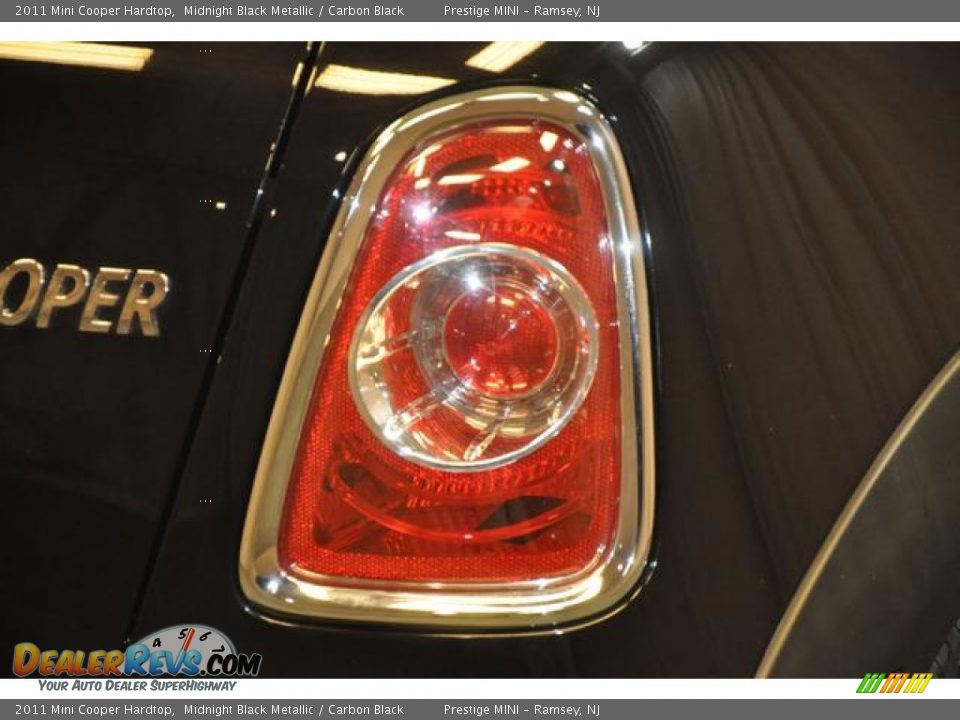 2011 Mini Cooper Hardtop Midnight Black Metallic / Carbon Black Photo #12