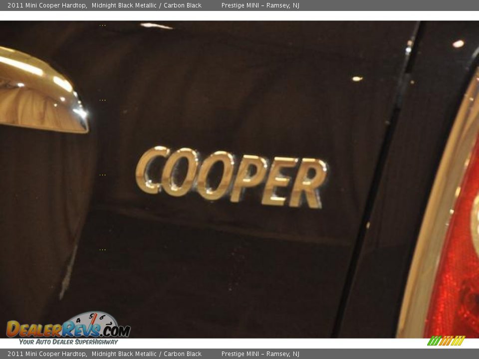 2011 Mini Cooper Hardtop Midnight Black Metallic / Carbon Black Photo #13