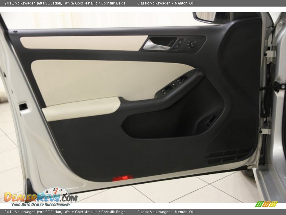 2011 Volkswagen Jetta SE Sedan White Gold Metallic / Cornsilk Beige Photo #4