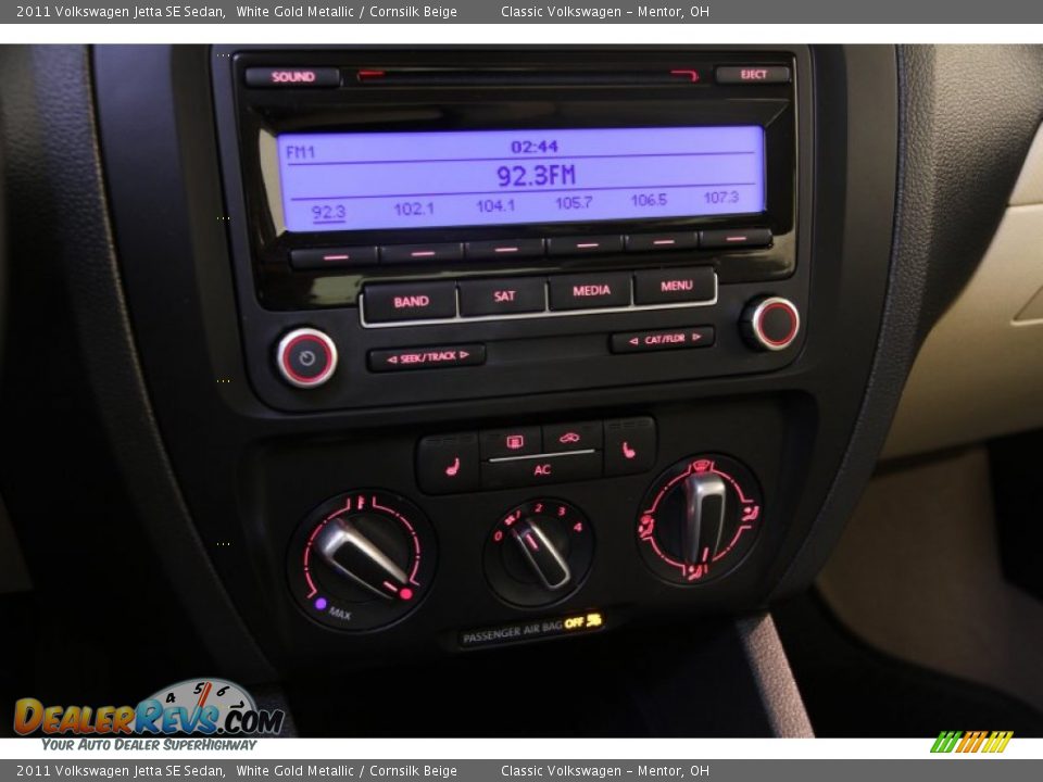 2011 Volkswagen Jetta SE Sedan White Gold Metallic / Cornsilk Beige Photo #8
