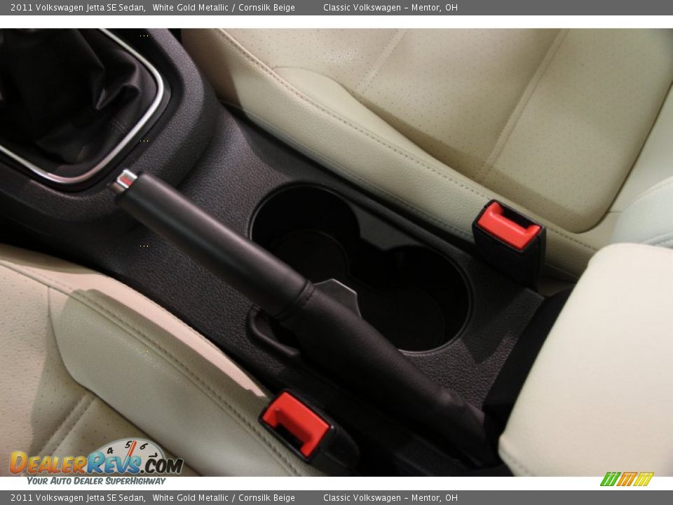 2011 Volkswagen Jetta SE Sedan White Gold Metallic / Cornsilk Beige Photo #10