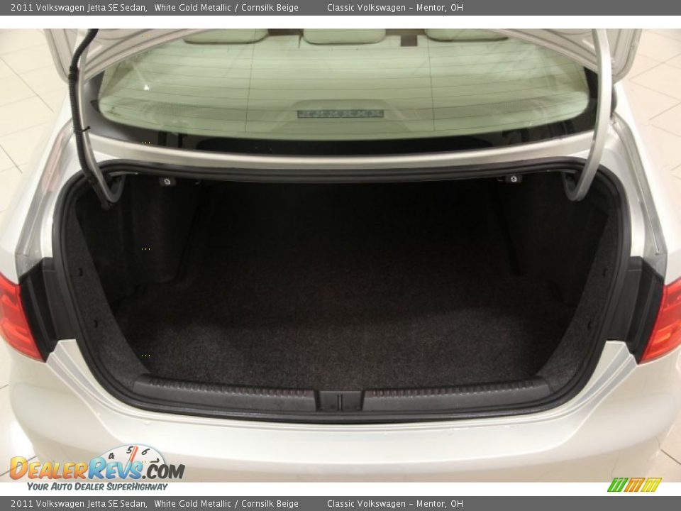 2011 Volkswagen Jetta SE Sedan White Gold Metallic / Cornsilk Beige Photo #14