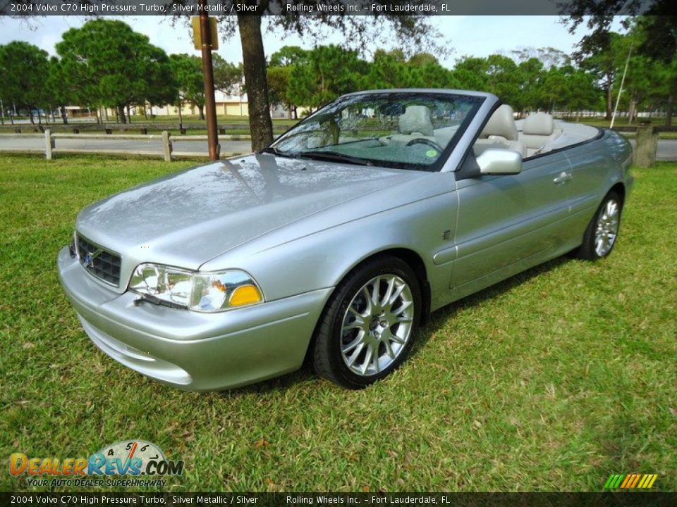 Front 3/4 View of 2004 Volvo C70 High Pressure Turbo Photo #3