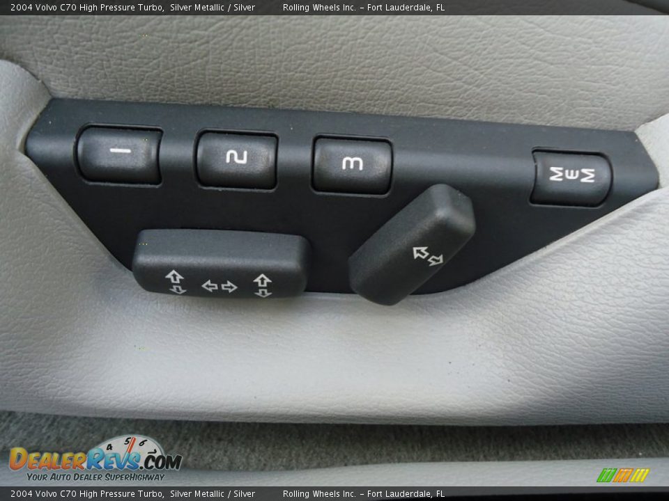 2004 Volvo C70 High Pressure Turbo Silver Metallic / Silver Photo #20