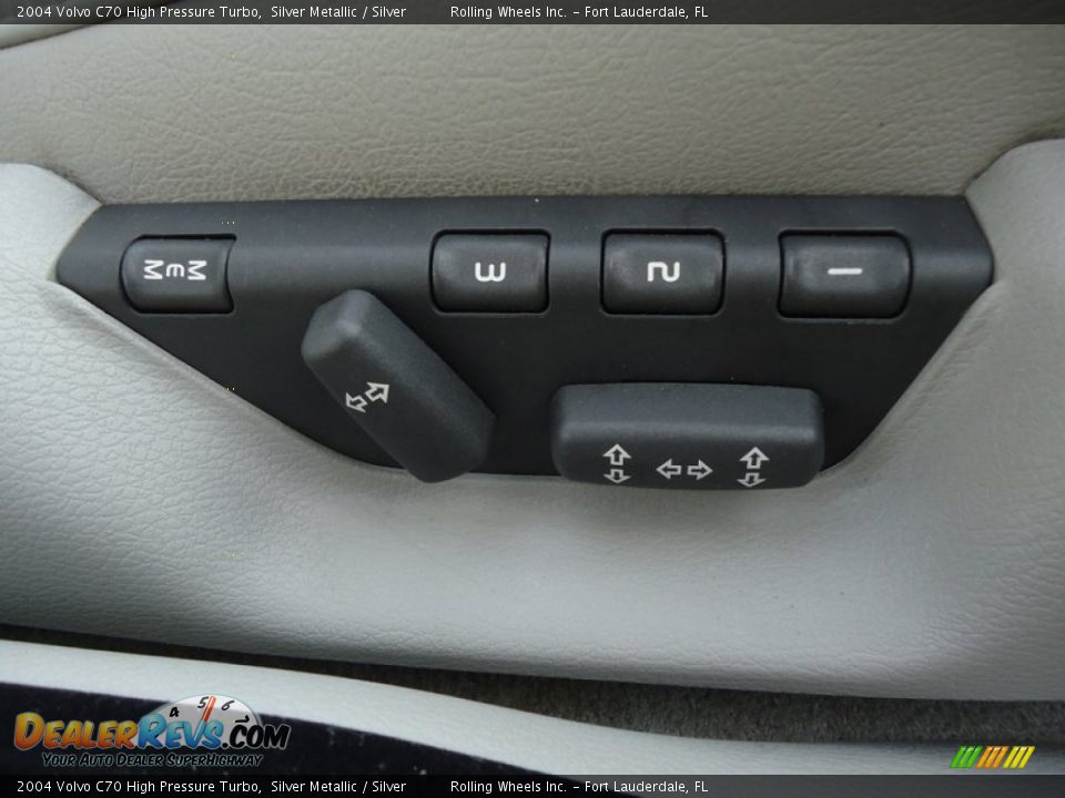 2004 Volvo C70 High Pressure Turbo Silver Metallic / Silver Photo #31