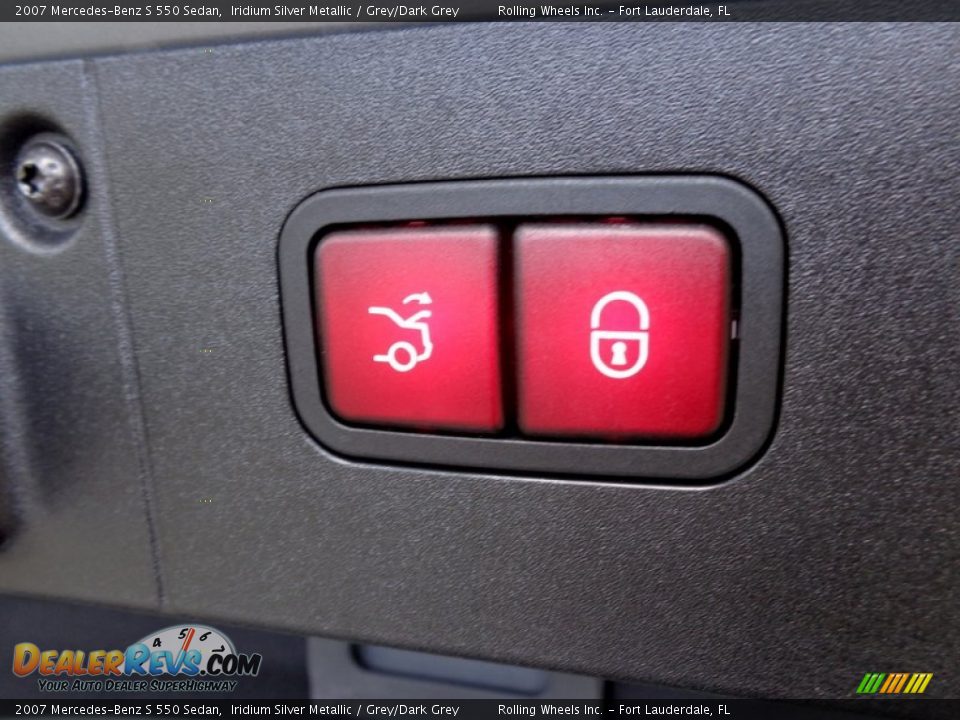 2007 Mercedes-Benz S 550 Sedan Iridium Silver Metallic / Grey/Dark Grey Photo #33