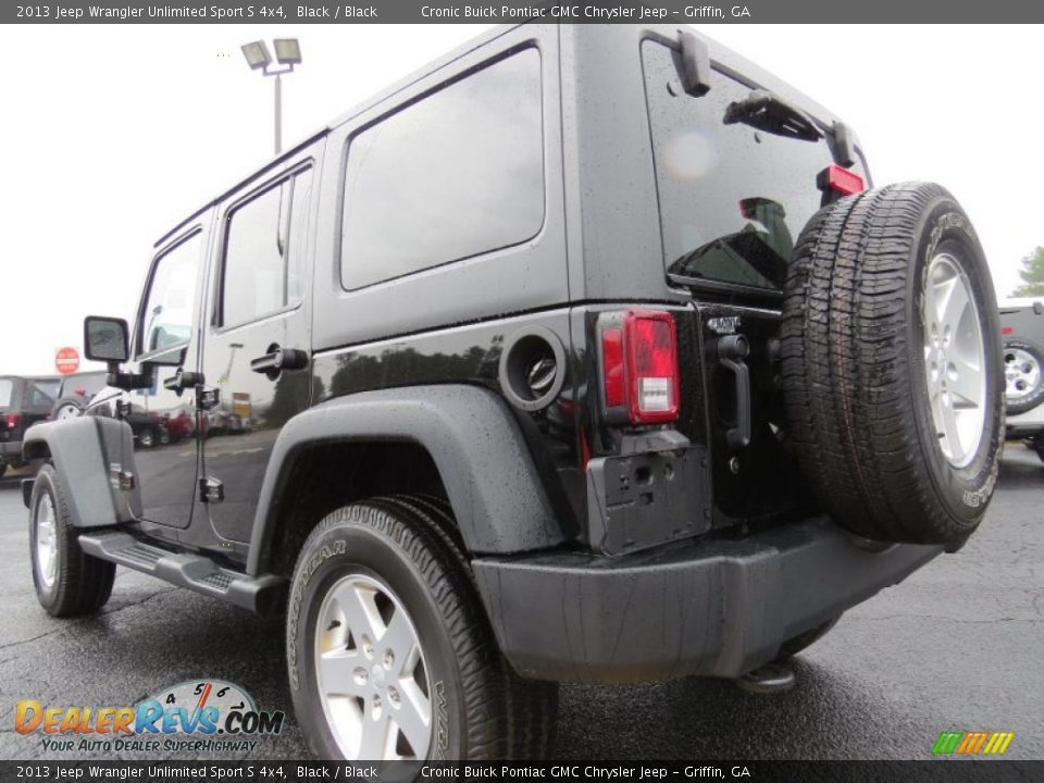 2013 Jeep Wrangler Unlimited Sport S 4x4 Black / Black Photo #5