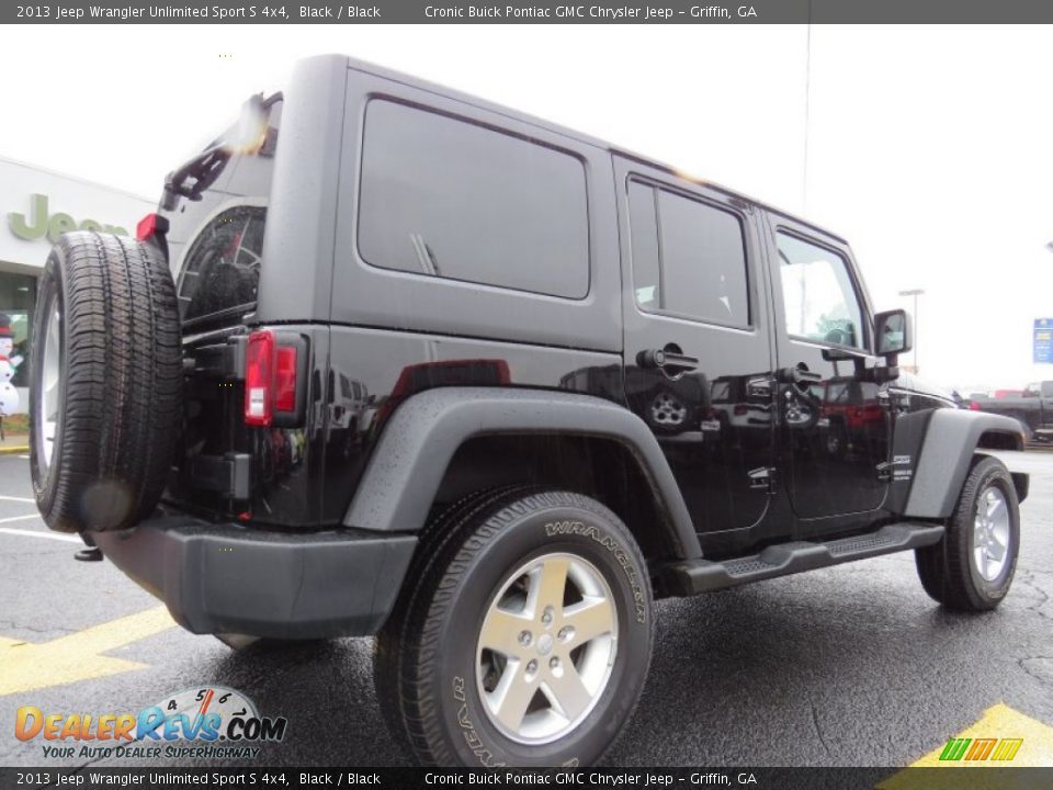 2013 Jeep Wrangler Unlimited Sport S 4x4 Black / Black Photo #7