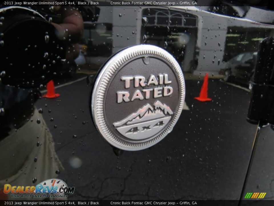 2013 Jeep Wrangler Unlimited Sport S 4x4 Black / Black Photo #10