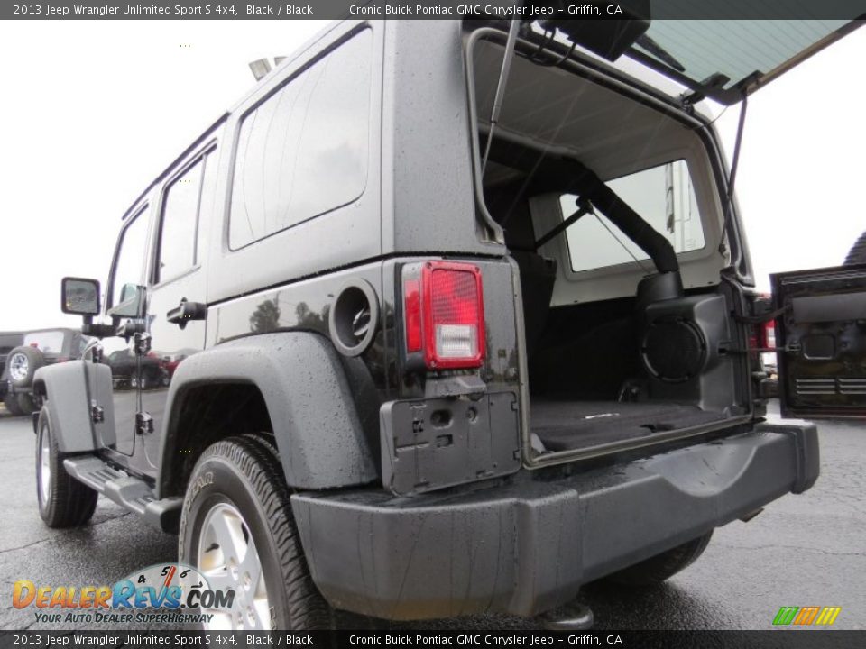 2013 Jeep Wrangler Unlimited Sport S 4x4 Black / Black Photo #14