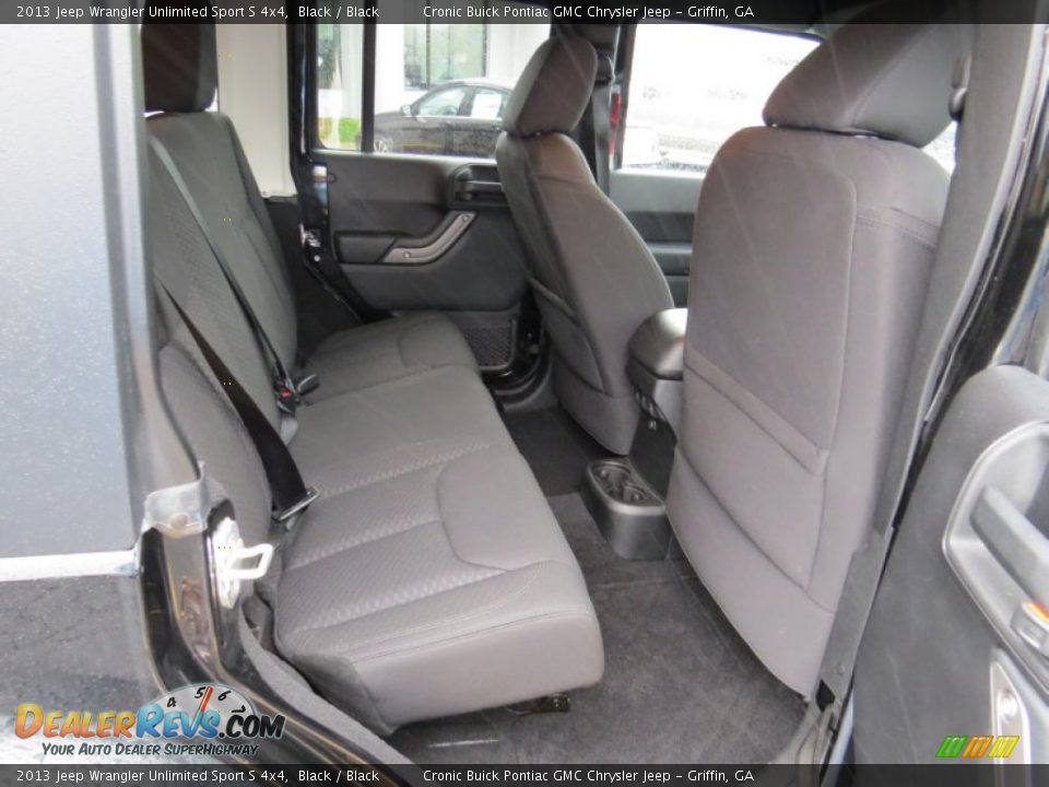 2013 Jeep Wrangler Unlimited Sport S 4x4 Black / Black Photo #15