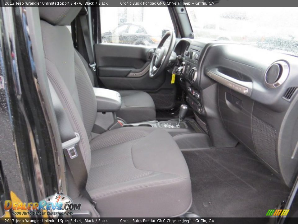 2013 Jeep Wrangler Unlimited Sport S 4x4 Black / Black Photo #16