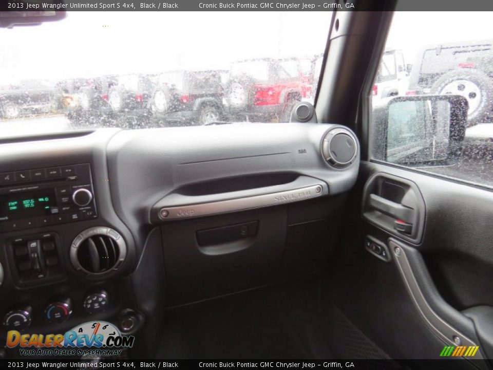 2013 Jeep Wrangler Unlimited Sport S 4x4 Black / Black Photo #17