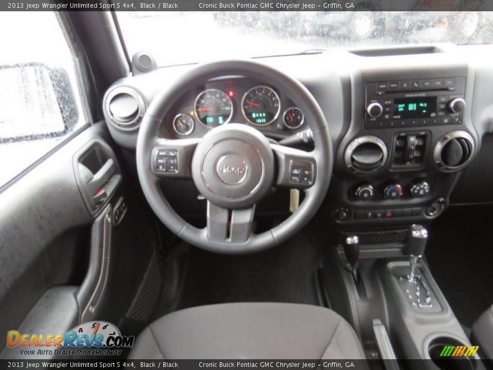 2013 Jeep Wrangler Unlimited Sport S 4x4 Black / Black Photo #19