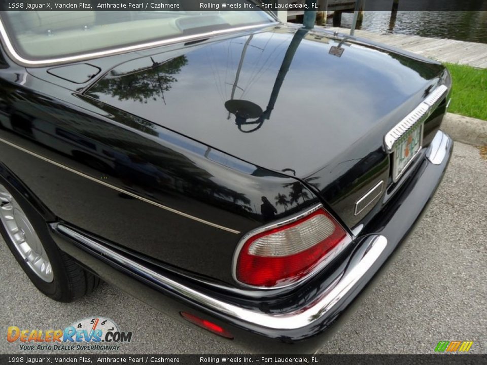 1998 Jaguar XJ Vanden Plas Anthracite Pearl / Cashmere Photo #13