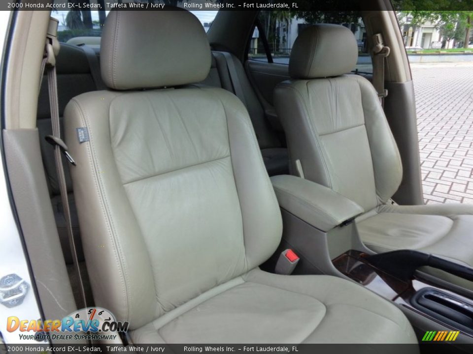 Front Seat of 2000 Honda Accord EX-L Sedan Photo #7