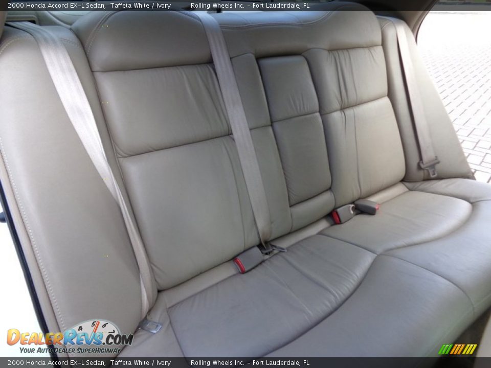 Rear Seat of 2000 Honda Accord EX-L Sedan Photo #8