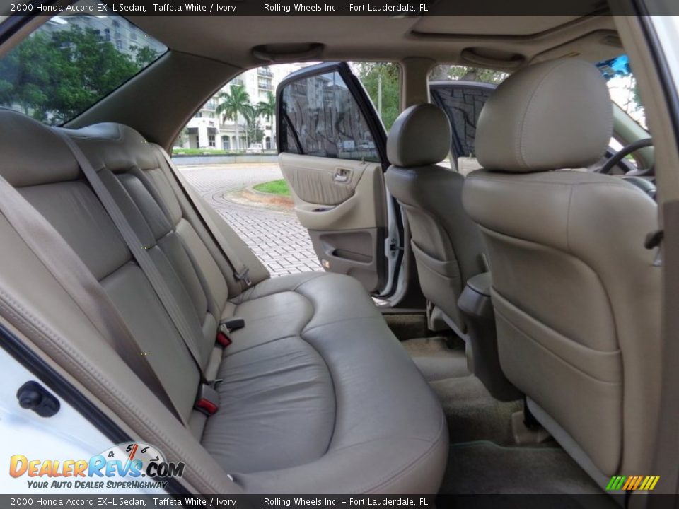 Rear Seat of 2000 Honda Accord EX-L Sedan Photo #13