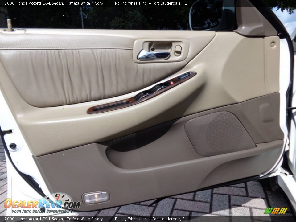 Door Panel of 2000 Honda Accord EX-L Sedan Photo #23