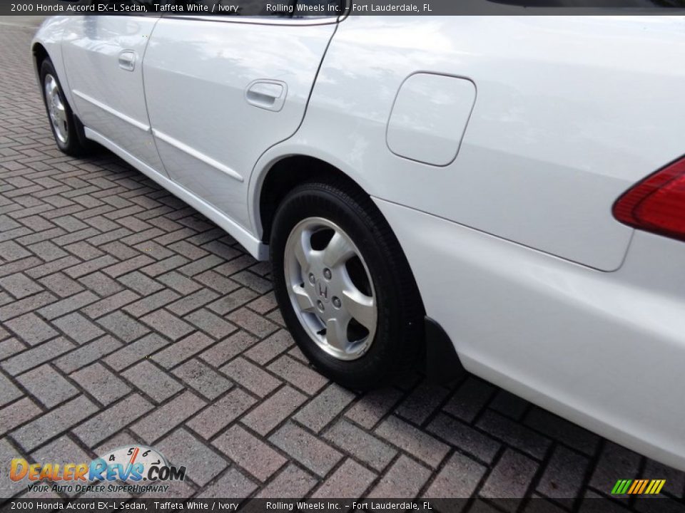 2000 Honda Accord EX-L Sedan Taffeta White / Ivory Photo #31