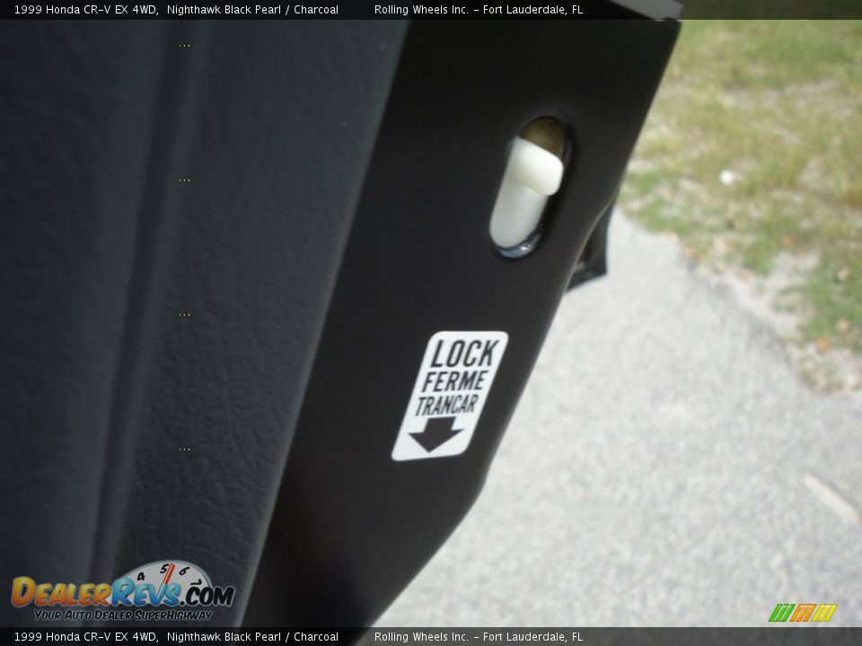 1999 Honda CR-V EX 4WD Nighthawk Black Pearl / Charcoal Photo #35