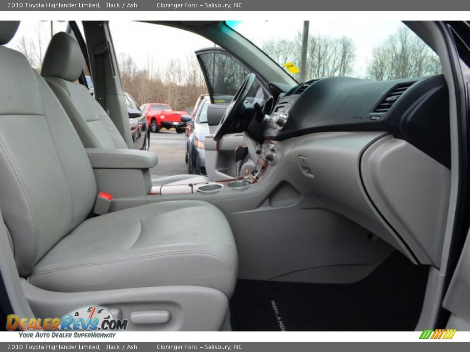 2010 Toyota Highlander Limited Black / Ash Photo #13