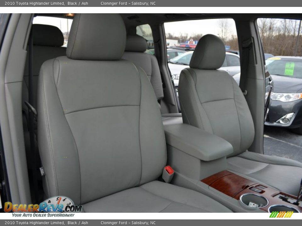 2010 Toyota Highlander Limited Black / Ash Photo #15