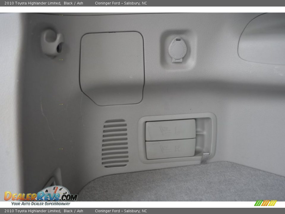 2010 Toyota Highlander Limited Black / Ash Photo #17