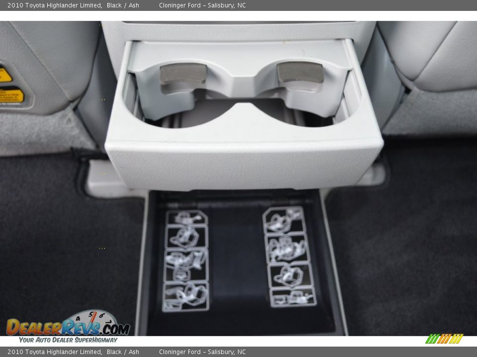 2010 Toyota Highlander Limited Black / Ash Photo #22