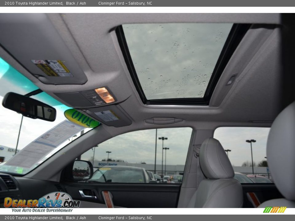 2010 Toyota Highlander Limited Black / Ash Photo #24