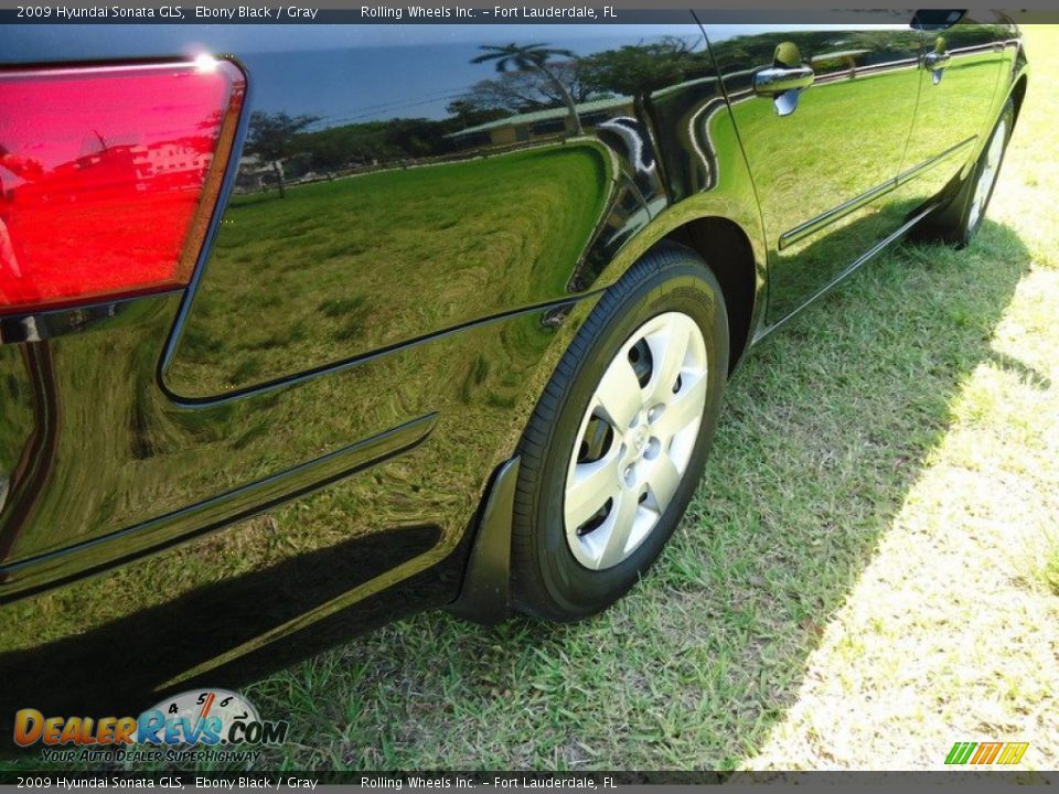 2009 Hyundai Sonata GLS Ebony Black / Gray Photo #22