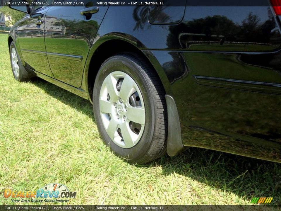 2009 Hyundai Sonata GLS Ebony Black / Gray Photo #30