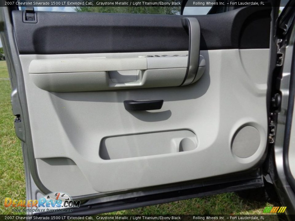2007 Chevrolet Silverado 1500 LT Extended Cab Graystone Metallic / Light Titanium/Ebony Black Photo #28