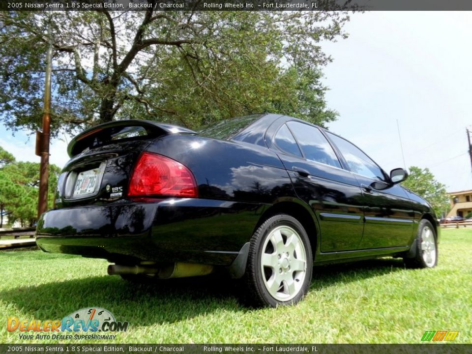 2005 Nissan Sentra 1.8 S Special Edition Blackout / Charcoal Photo #31
