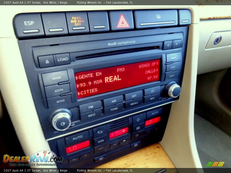 Controls of 2007 Audi A4 2.0T Sedan Photo #23