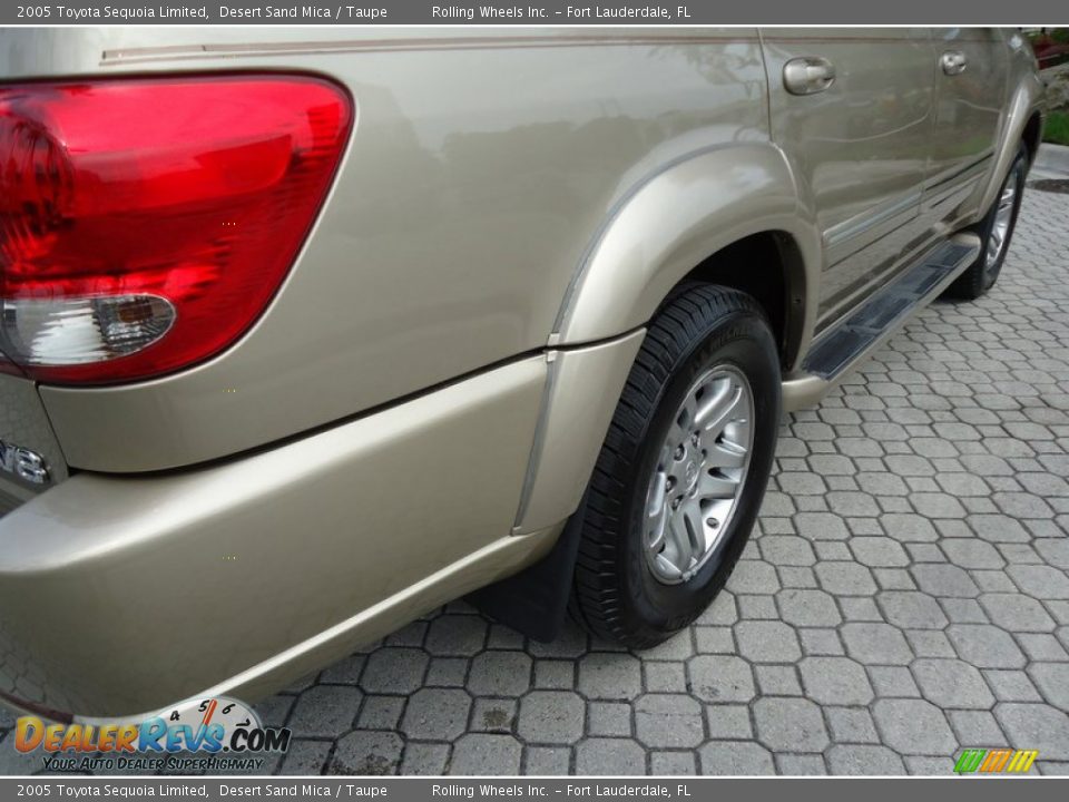 2005 Toyota Sequoia Limited Desert Sand Mica / Taupe Photo #18